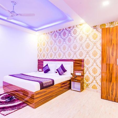 Hotel Fabulous - Delhi International Airport Új-Delhi Kültér fotó