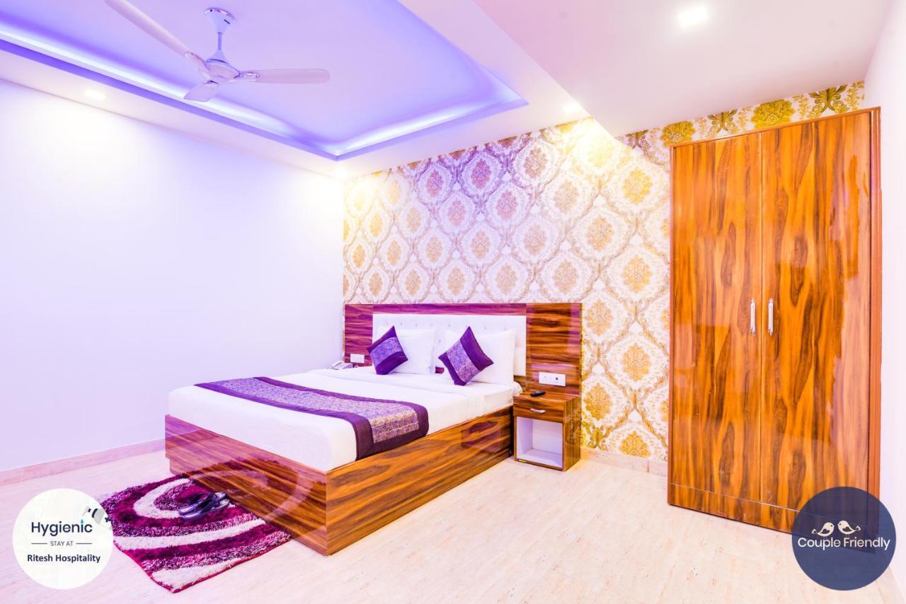 Hotel Fabulous - Delhi International Airport Új-Delhi Kültér fotó