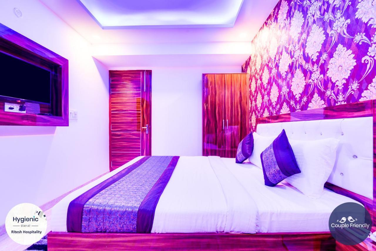 Hotel Fabulous - Delhi International Airport Új-Delhi Kültér fotó