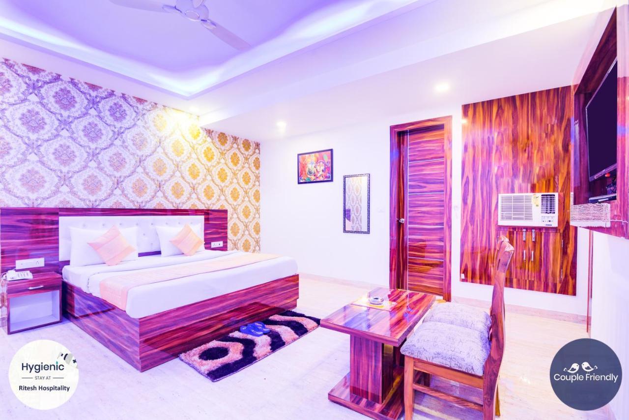 Hotel Fabulous - Delhi International Airport Új-Delhi Kültér fotó