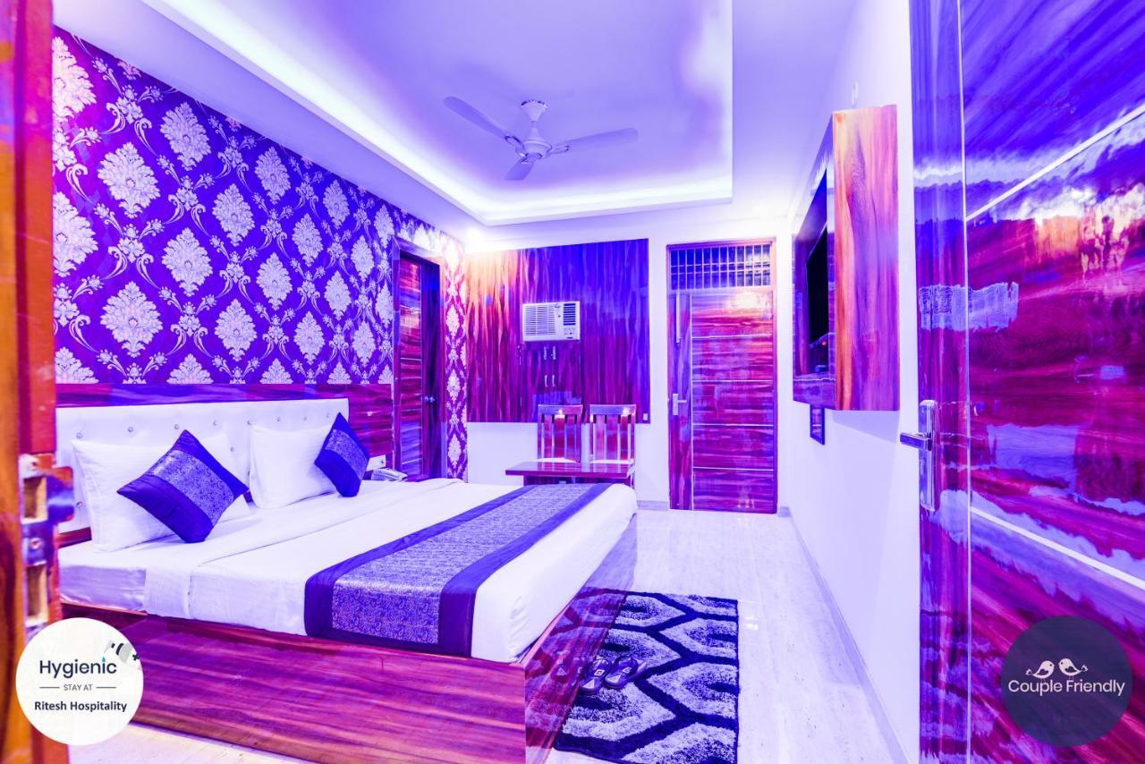 Hotel Fabulous - Delhi International Airport Új-Delhi Kültér fotó